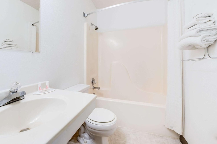 Imagen de la habitación del Hotel Super 8 By Wyndham Burlington. Foto 18