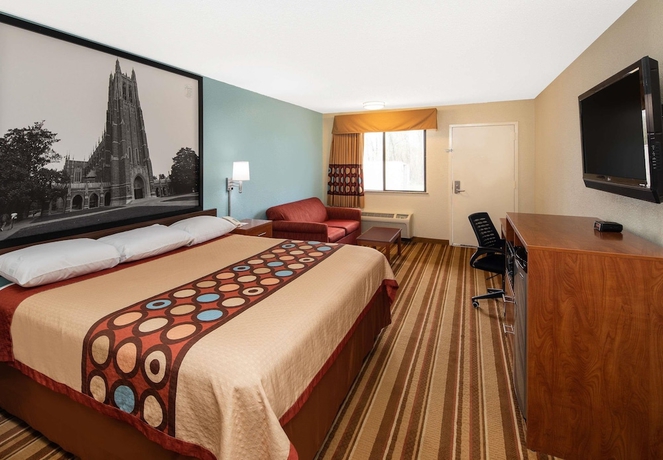 Imagen de la habitación del Hotel Super 8 By Wyndham Burlington Nc. Foto 12