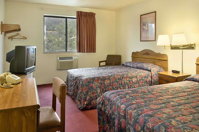 Imagen de la habitación del Hotel Super 8 By Wyndham Butler. Foto 3