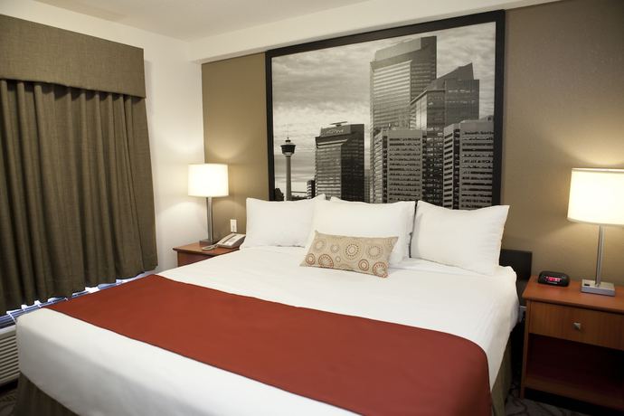 Imagen de la habitación del Hotel Super 8 By Wyndham Calgary Shawnessy Area. Foto 7