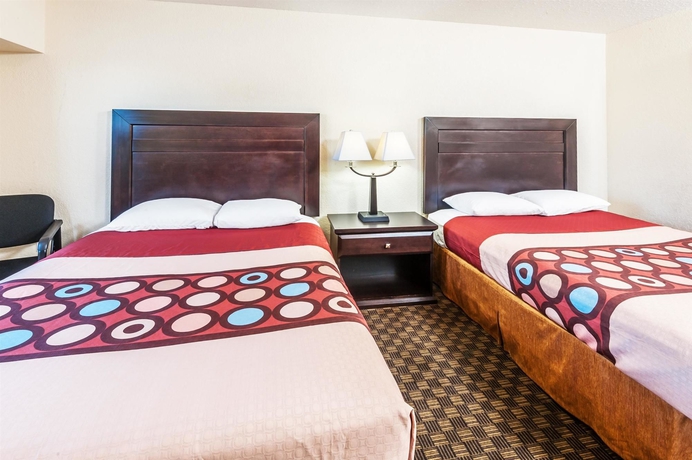 Imagen de la habitación del Hotel Super 8 By Wyndham Calgary/airport. Foto 6