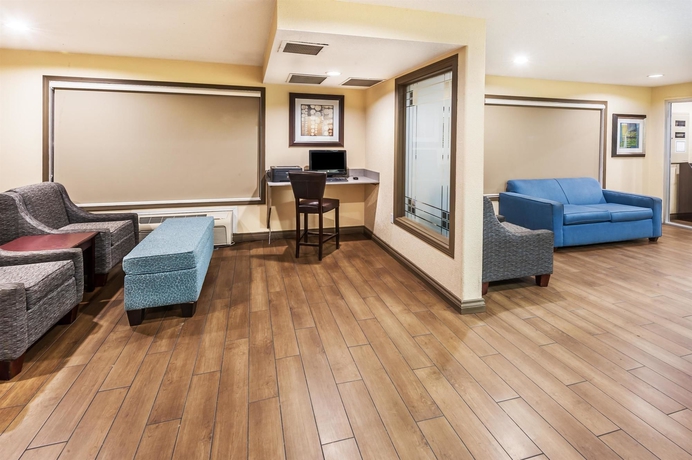 Imagen de los interiores del Hotel Super 8 By Wyndham Calgary/airport. Foto 15
