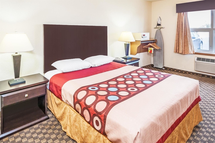 Imagen de la habitación del Hotel Super 8 By Wyndham Calgary/airport. Foto 9
