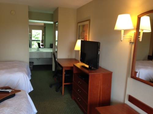 Imagen de la habitación del Hotel Super 8 By Wyndham Calhoun. Foto 12