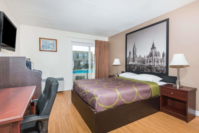 Imagen de la habitación del Hotel Super 8 By Wyndham Cambridge/kitchener/waterloo Area. Foto 3
