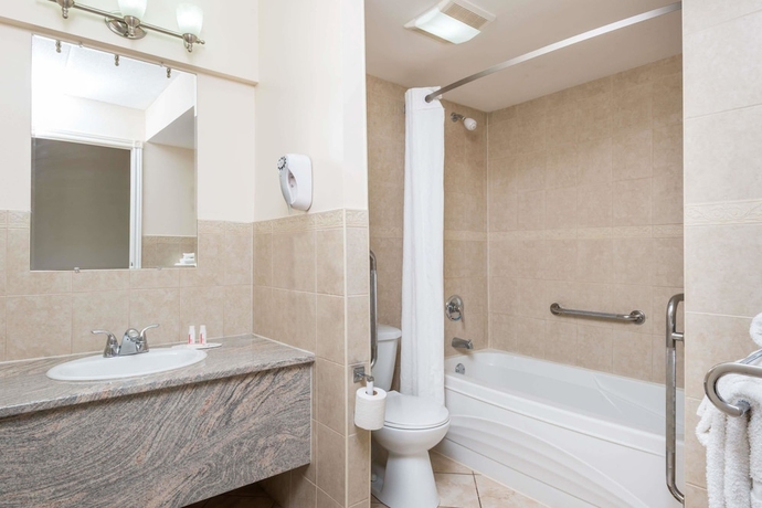 Imagen de la habitación del Hotel Super 8 By Wyndham Cambridge/kitchener/waterloo Area. Foto 4