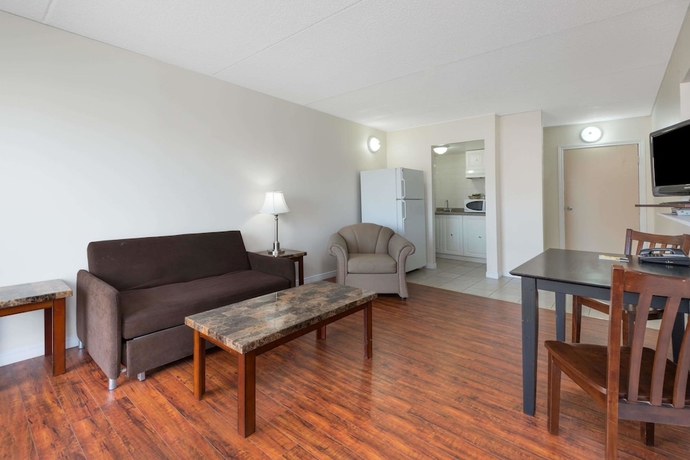 Imagen de la habitación del Hotel Super 8 By Wyndham Cambridge/kitchener/waterloo Area. Foto 6