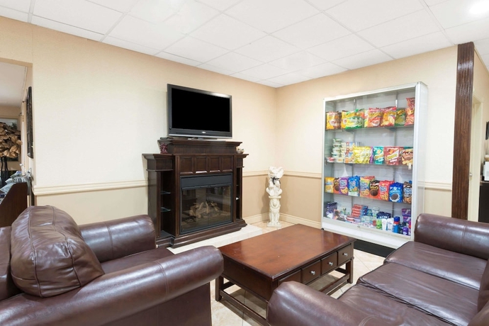 Imagen de los interiores del Hotel Super 8 By Wyndham Cambridge/kitchener/waterloo Area. Foto 18