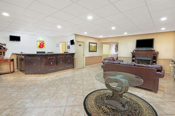 Imagen de los interiores del Hotel Super 8 By Wyndham Cambridge/kitchener/waterloo Area. Foto 19