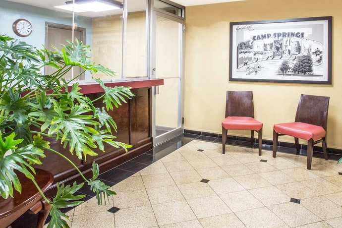 Imagen de los interiores del Hotel Super 8 By Wyndham Camp Springs/andrews Afb Dc Area. Foto 15