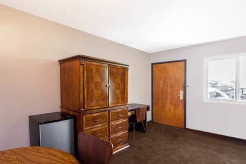 Imagen de la habitación del Hotel Super 8 By Wyndham Canoga Park. Foto 7