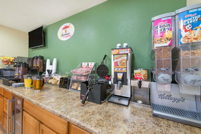 Imagen del bar/restaurante del Hotel Super 8 By Wyndham Canon City. Foto 2