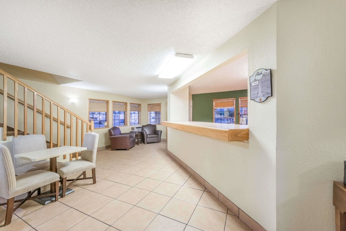 Imagen de los interiores del Hotel Super 8 By Wyndham Canon City. Foto 15