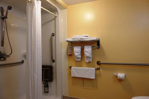 Imagen de la habitación del Hotel Super 8 By Wyndham Caraquet. Foto 5