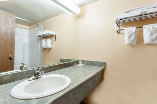 Imagen de la habitación del Hotel Super 8 By Wyndham Caraquet. Foto 12