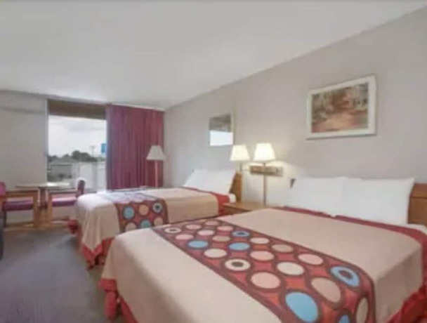 Imagen de la habitación del Hotel Super 8 By Wyndham Carlisle North. Foto 11