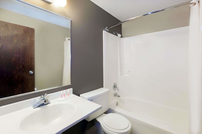 Imagen de la habitación del Hotel Super 8 By Wyndham Carroll. Foto 10