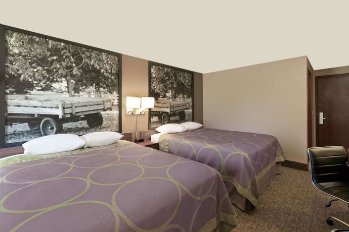 Imagen de la habitación del Hotel Super 8 By Wyndham Carroll. Foto 12