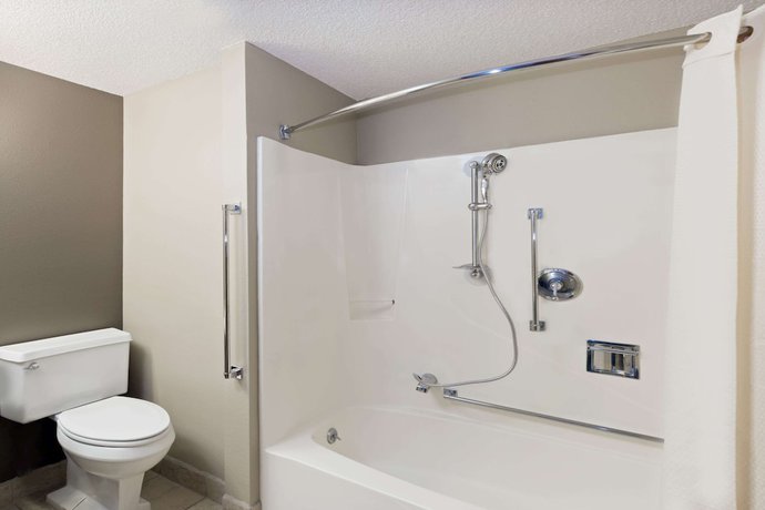 Imagen de la habitación del Hotel Super 8 By Wyndham Carroll. Foto 13