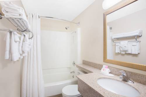 Imagen de la habitación del Hotel Super 8 By Wyndham Casper West By The River. Foto 4