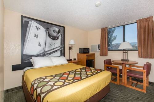 Imagen de la habitación del Hotel Super 8 By Wyndham Casper West By The River. Foto 8