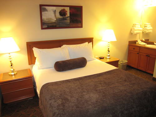 Imagen de la habitación del Hotel Super 8 By Wyndham Castlegar Bc. Foto 12