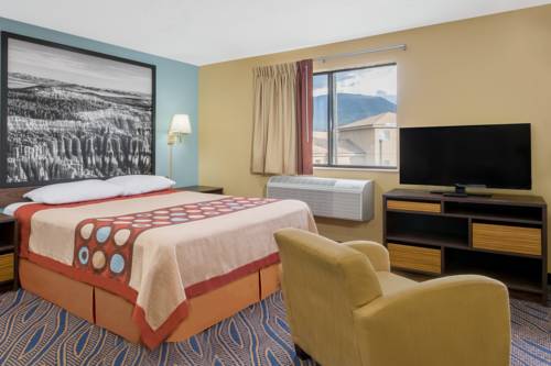 Imagen de la habitación del Hotel Super 8 By Wyndham Cedar City. Foto 5