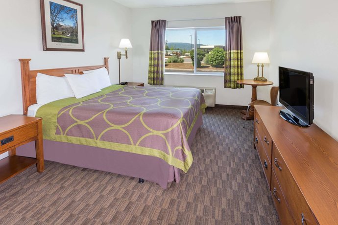Imagen de la habitación del Hotel Super 8 By Wyndham Central Pt Medford. Foto 4