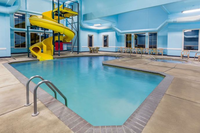 Imagen de la piscina del Hotel Super 8 By Wyndham Central Pt Medford. Foto 17