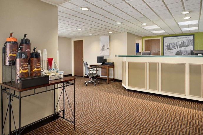 Imagen de los interiores del Hotel Super 8 By Wyndham Chambersburg I-81. Foto 12