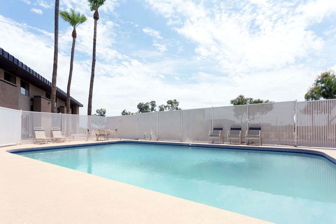 Imagen de la piscina del Hotel Super 8 By Wyndham Chandler Phoenix. Foto 14
