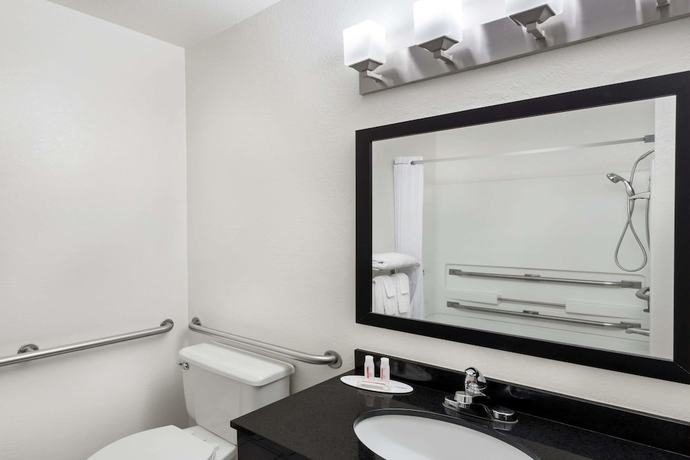 Imagen de la habitación del Hotel Super 8 By Wyndham Chandler Phoenix. Foto 6