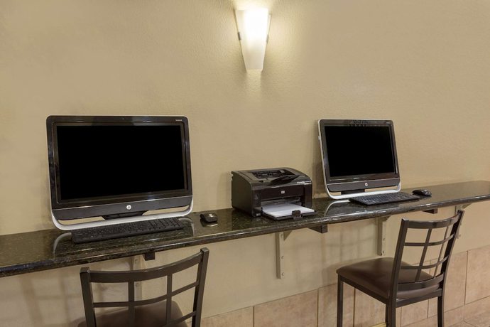 Imagen de los interiores del Hotel Super 8 By Wyndham Chandler Phoenix. Foto 12