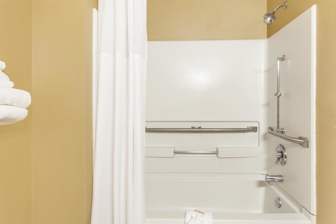 Imagen de la habitación del Hotel Super 8 By Wyndham Charlotte/amusement Park Area. Foto 5