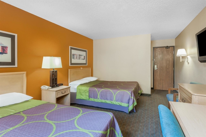 Imagen de la habitación del Hotel Super 8 By Wyndham Charlotte/amusement Park Area. Foto 6