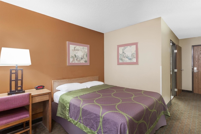 Imagen de la habitación del Hotel Super 8 By Wyndham Charlotte/amusement Park Area. Foto 7
