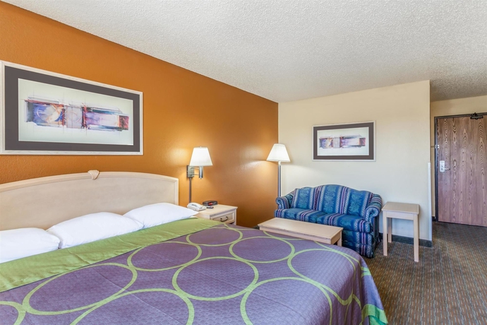 Imagen de la habitación del Hotel Super 8 By Wyndham Charlotte/amusement Park Area. Foto 8