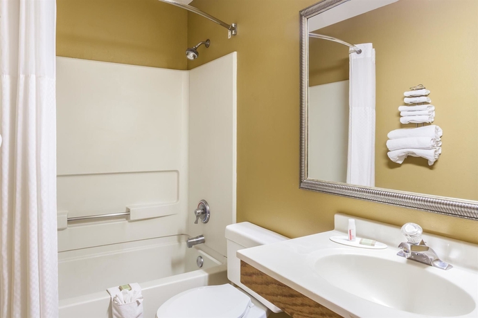 Imagen de la habitación del Hotel Super 8 By Wyndham Charlotte/amusement Park Area. Foto 9