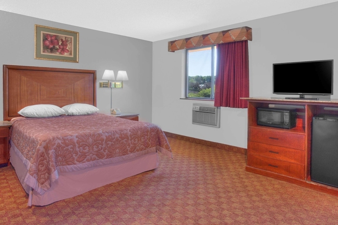 Imagen de la habitación del Hotel Super 8 By Wyndham Charlottesville. Foto 6