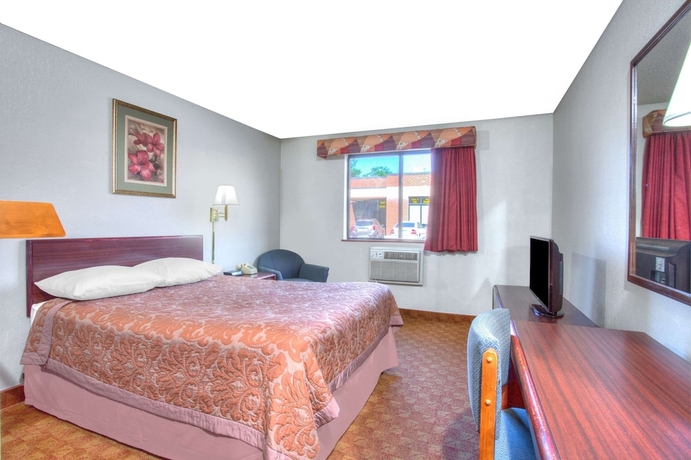 Imagen de la habitación del Hotel Super 8 By Wyndham Charlottesville. Foto 8