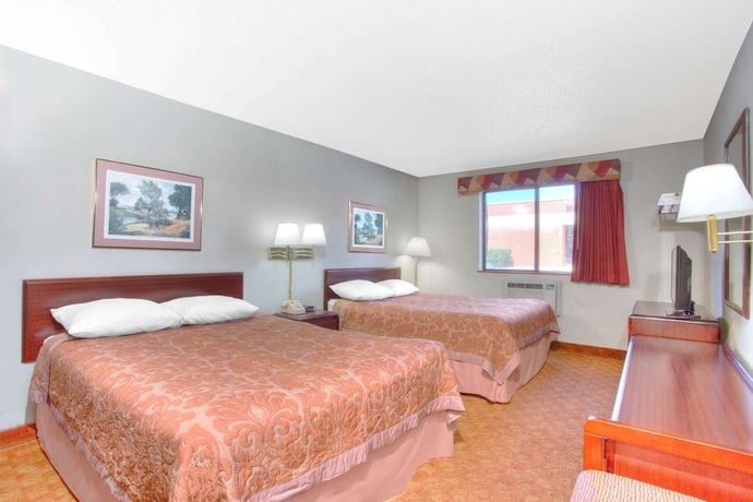 Imagen de la habitación del Hotel Super 8 By Wyndham Charlottesville. Foto 12