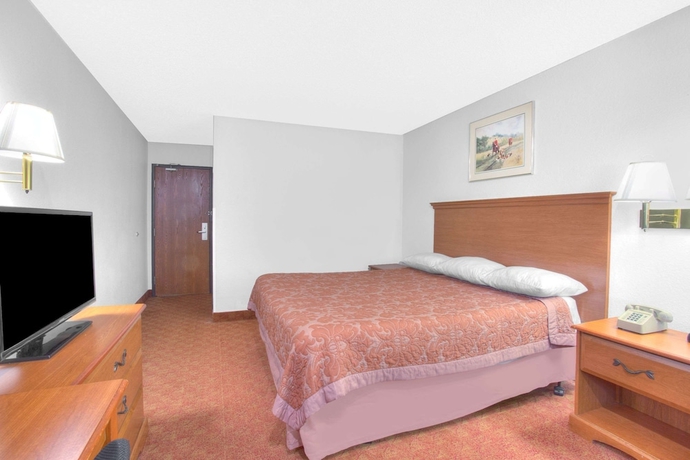 Imagen de la habitación del Hotel Super 8 By Wyndham Charlottesville. Foto 15
