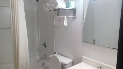 Imagen de la habitación del Hotel Super 8 By Wyndham Chattanooga Lookout Mountain Tn. Foto 3