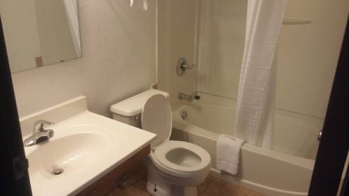 Imagen de la habitación del Hotel Super 8 By Wyndham Chattanooga Lookout Mountain Tn. Foto 5