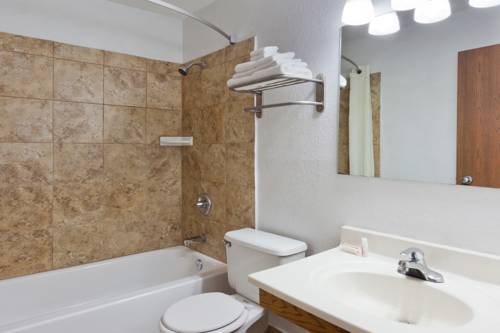 Imagen de la habitación del Hotel Super 8 By Wyndham Chattanooga Lookout Mountain Tn. Foto 7