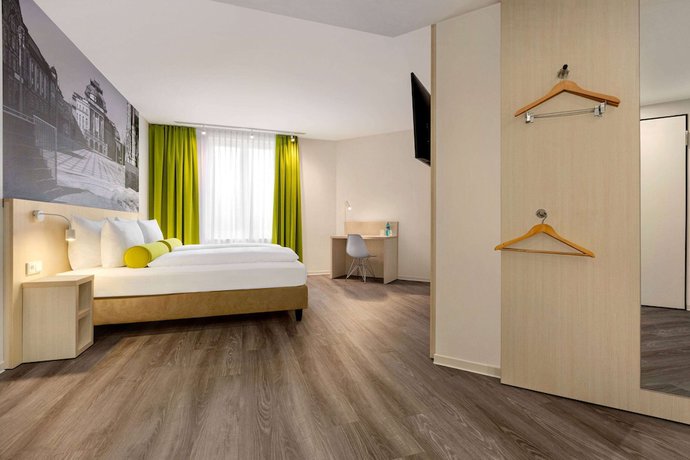 Imagen de la habitación del Hotel Super 8 By Wyndham Chemnitz. Foto 8
