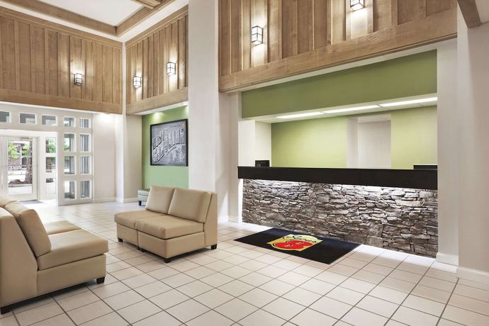 Imagen de los interiores del Hotel Super 8 By Wyndham Cherokee. Foto 16