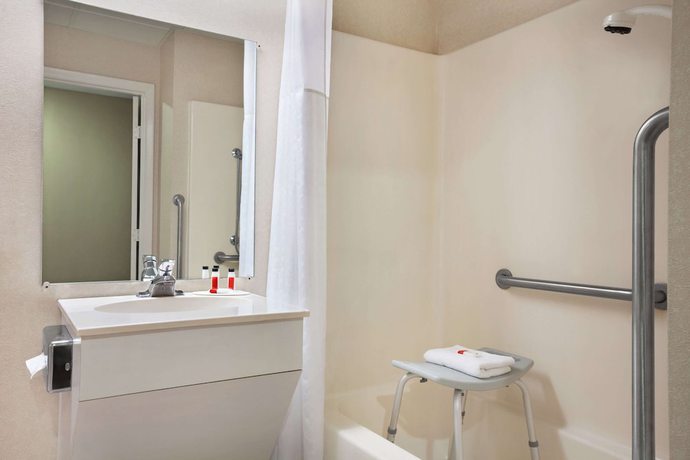 Imagen de la habitación del Hotel Super 8 By Wyndham Cherokee. Foto 15