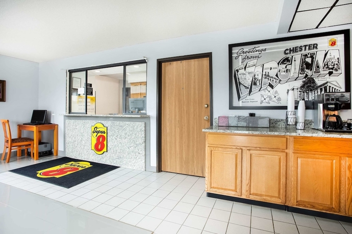 Imagen de los interiores del Hotel Super 8 By Wyndham Chester/richmond Area. Foto 14