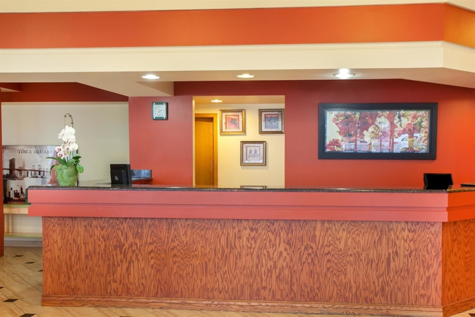 Imagen de los interiores del Hotel Super 8 By Wyndham Chicago Northlake O'hare South. Foto 13